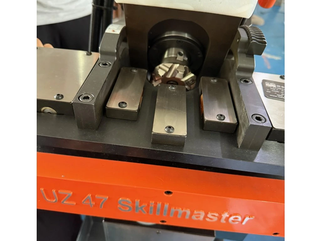N.KO Automatische Schweisskantenfräsmaschine UZ47 SKILLMASTER